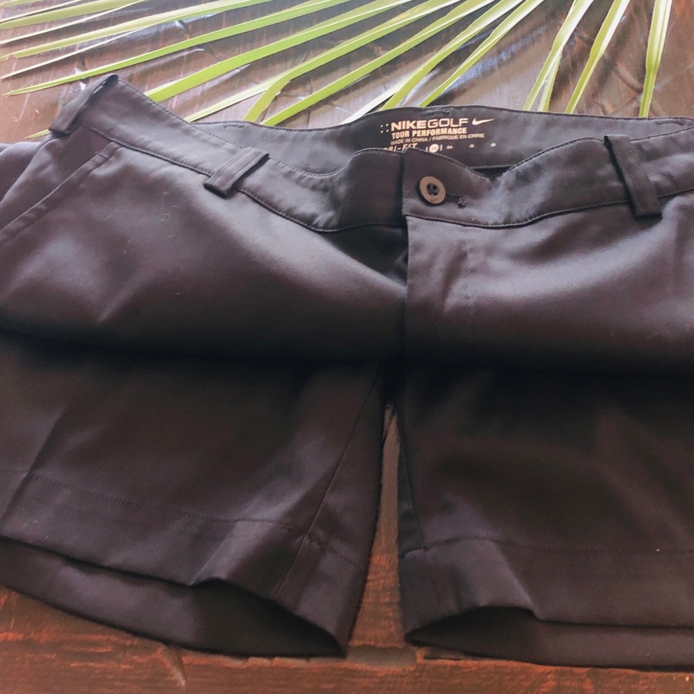 Men Nike dry fit almost new wore it 2 times
